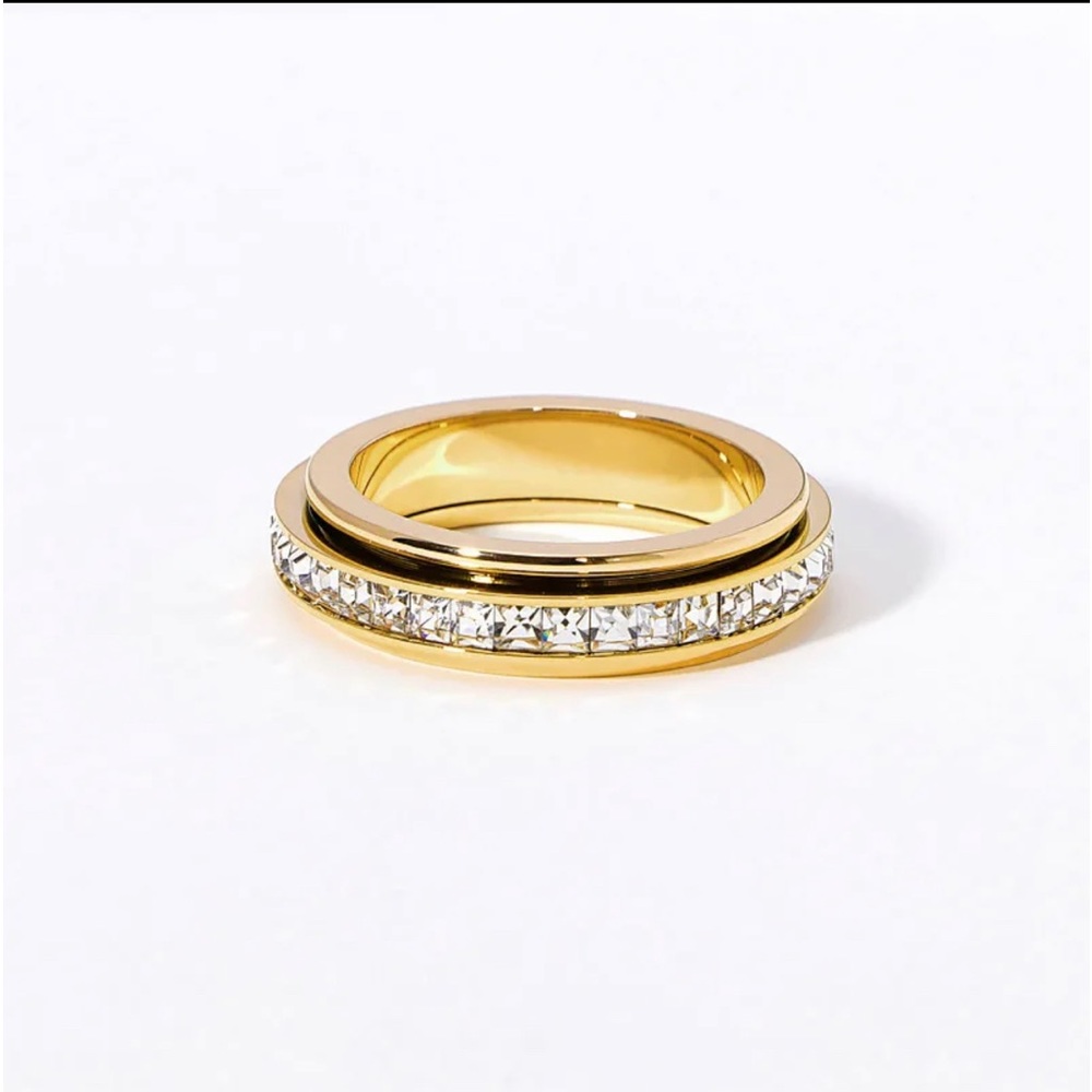 Rotating 18k gold plated stainless steel Ring size 6